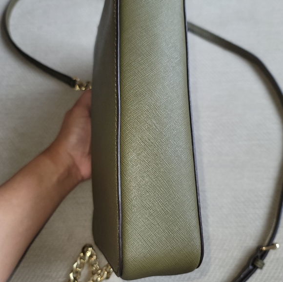 Michael Kors Jet Set in Olive - Picture 5 of 9